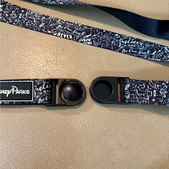 Authentic Disney Parks Lanyard Tag Key Chain Accessories Loop & release buckle - Picture 7 of 7